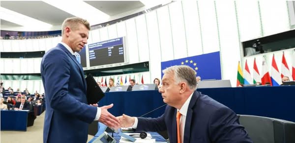 Orbán Viktor és Toroczkai László kézfogása